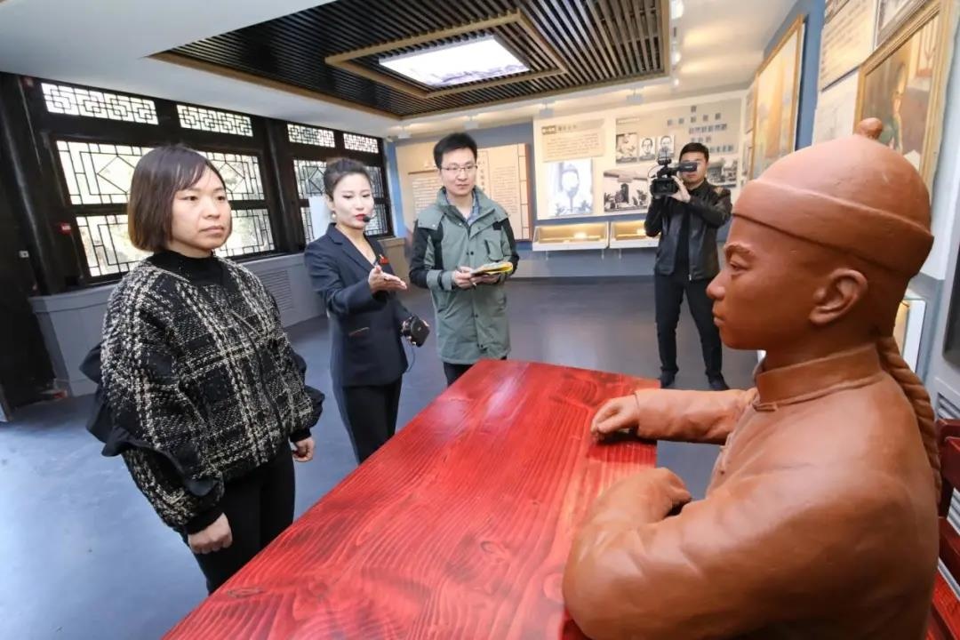 红龙扑克 - 专业在线扑克赛事运营商
