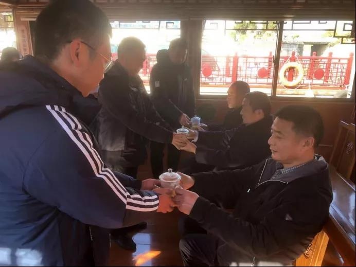 红龙扑克 - 专业在线扑克赛事运营商