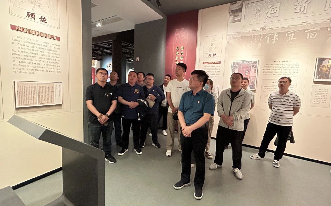 红龙扑克 - 专业在线扑克赛事运营商