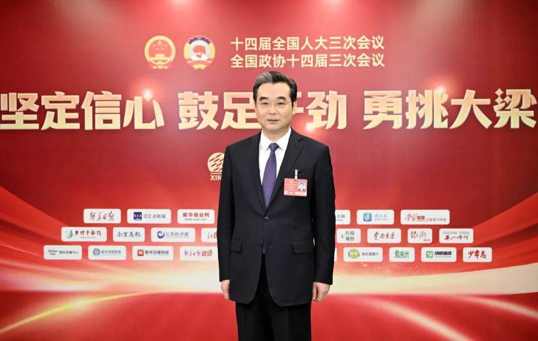 红龙扑克 - 专业在线扑克赛事运营商