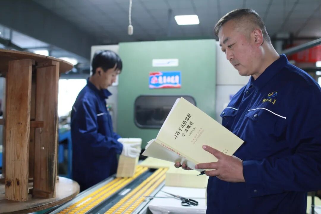 红龙扑克 - 专业在线扑克赛事运营商