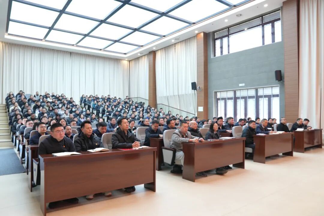 红龙扑克 - 专业在线扑克赛事运营商