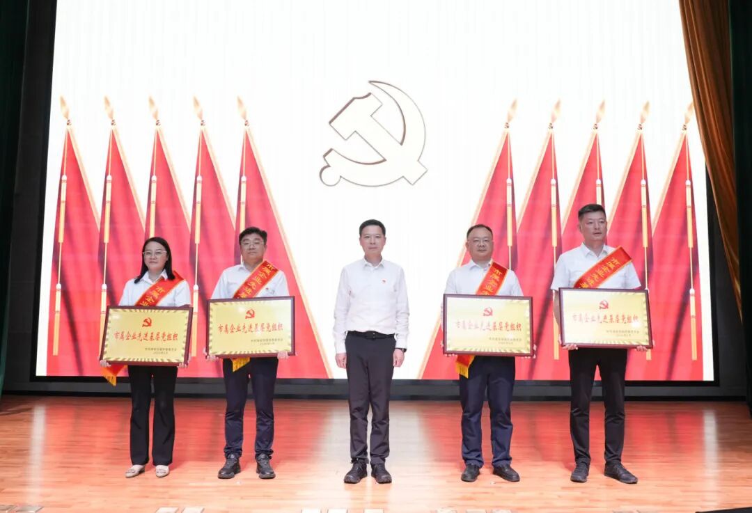 红龙扑克 - 专业在线扑克赛事运营商
